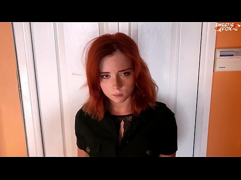 ❤️ Guarda de Segurança Punida Mulher Bonita por Roubo em Compras - Cum In Mouth ☑ Porno em nós ❌️